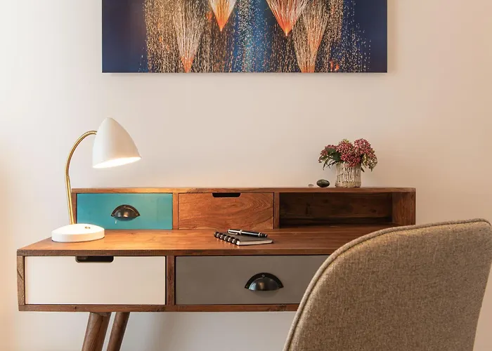 Artsy Spacious Cozy Apartment In Glyfada Center