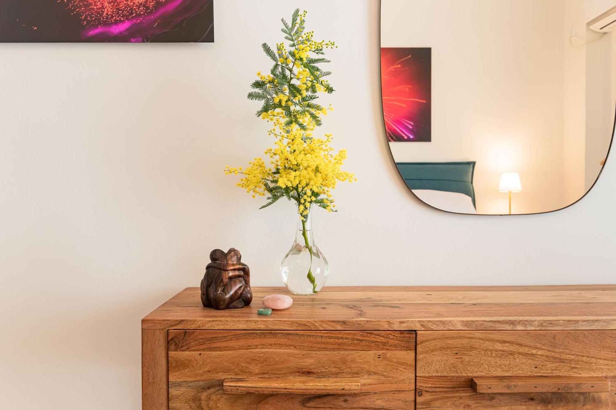 Artsy Spacious Cozy In Glyfada Center