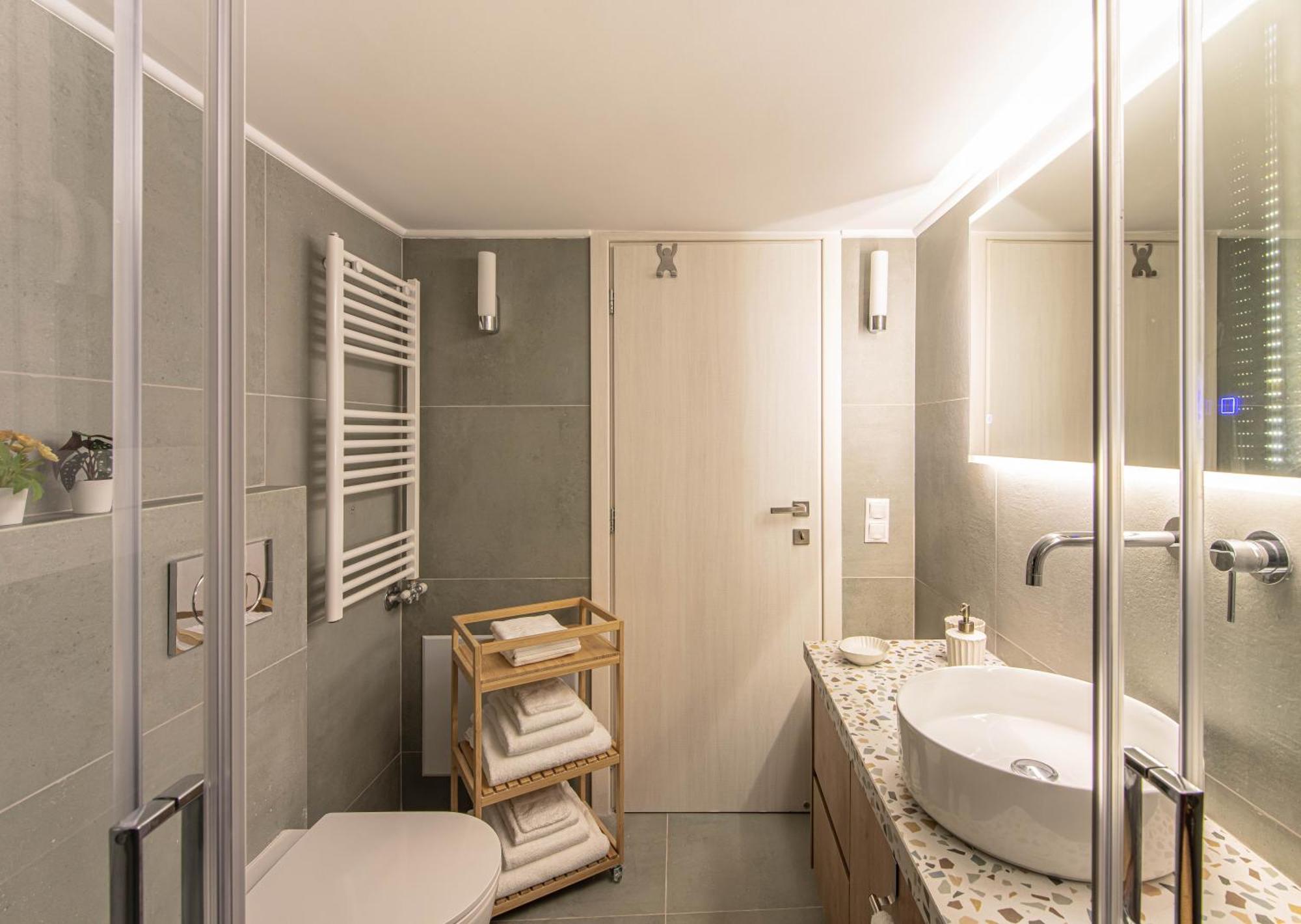 Artsy Spacious Cozy In Glyfada Center *